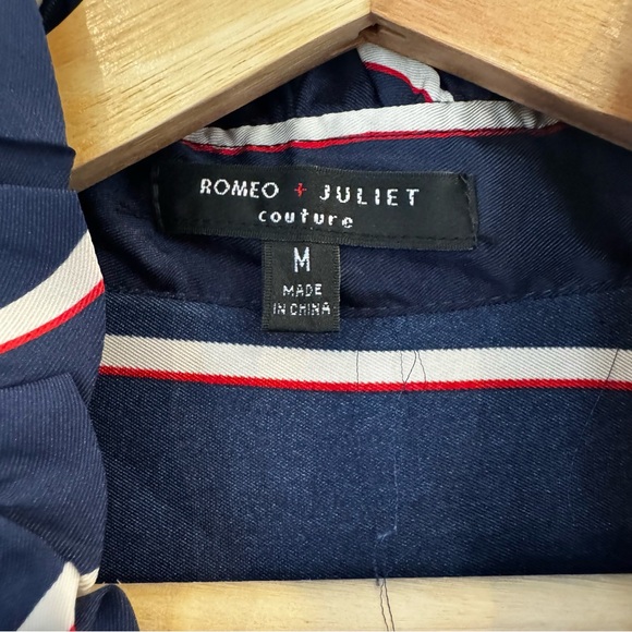 Romeo + Juliet Couture Navy Striped Ruffle Blouse Medium - Picture 3 of 7